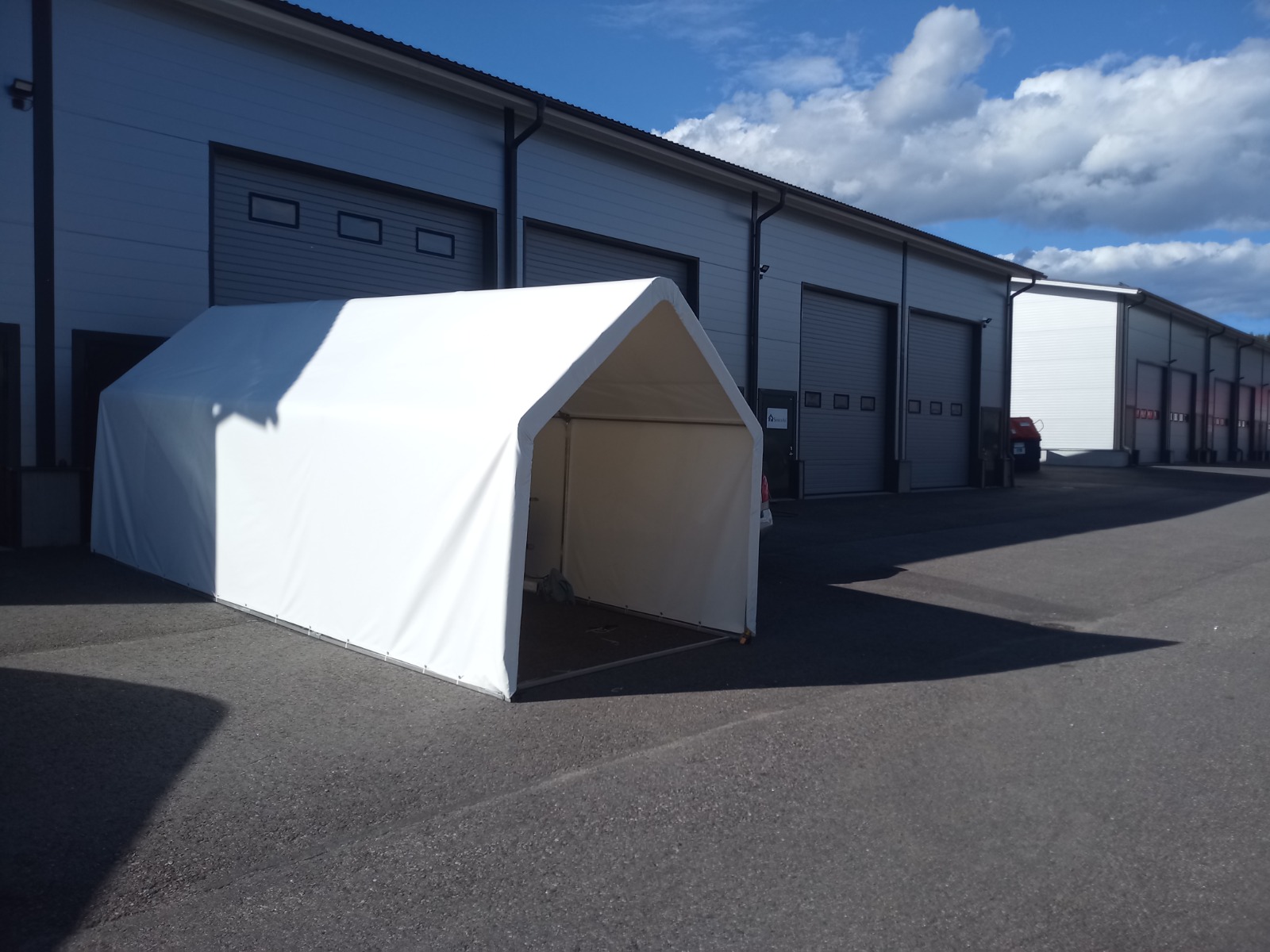 Ağ PVC örtüklə hazırlanmış qoruyucu tent